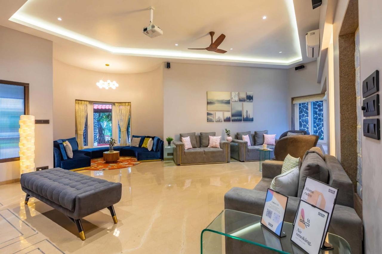 The Grey Medley By Stayvista With Mediterranean Interiors, Swimming Pool, Jacuzzi, Projector & A Lush Lawn With Gazebo Лонавала Екстериор снимка