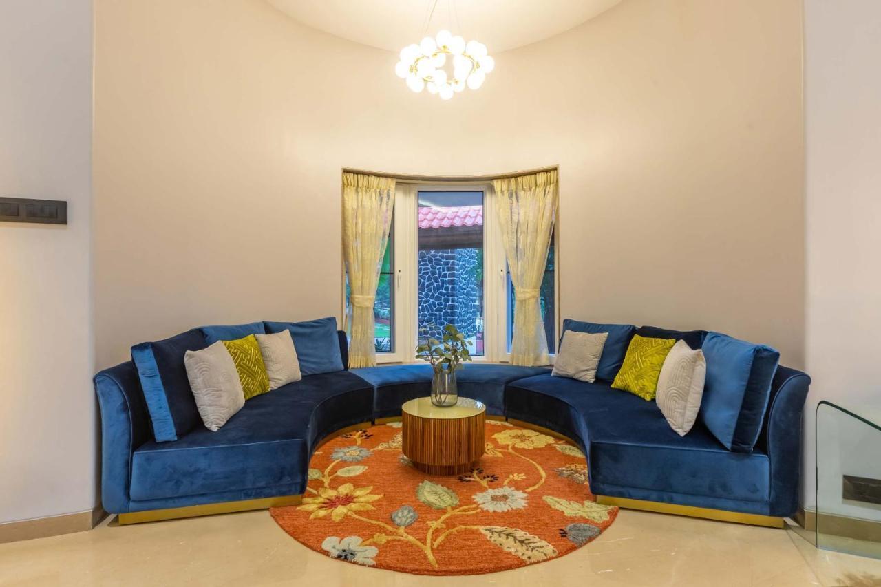The Grey Medley By Stayvista With Mediterranean Interiors, Swimming Pool, Jacuzzi, Projector & A Lush Lawn With Gazebo Лонавала Екстериор снимка