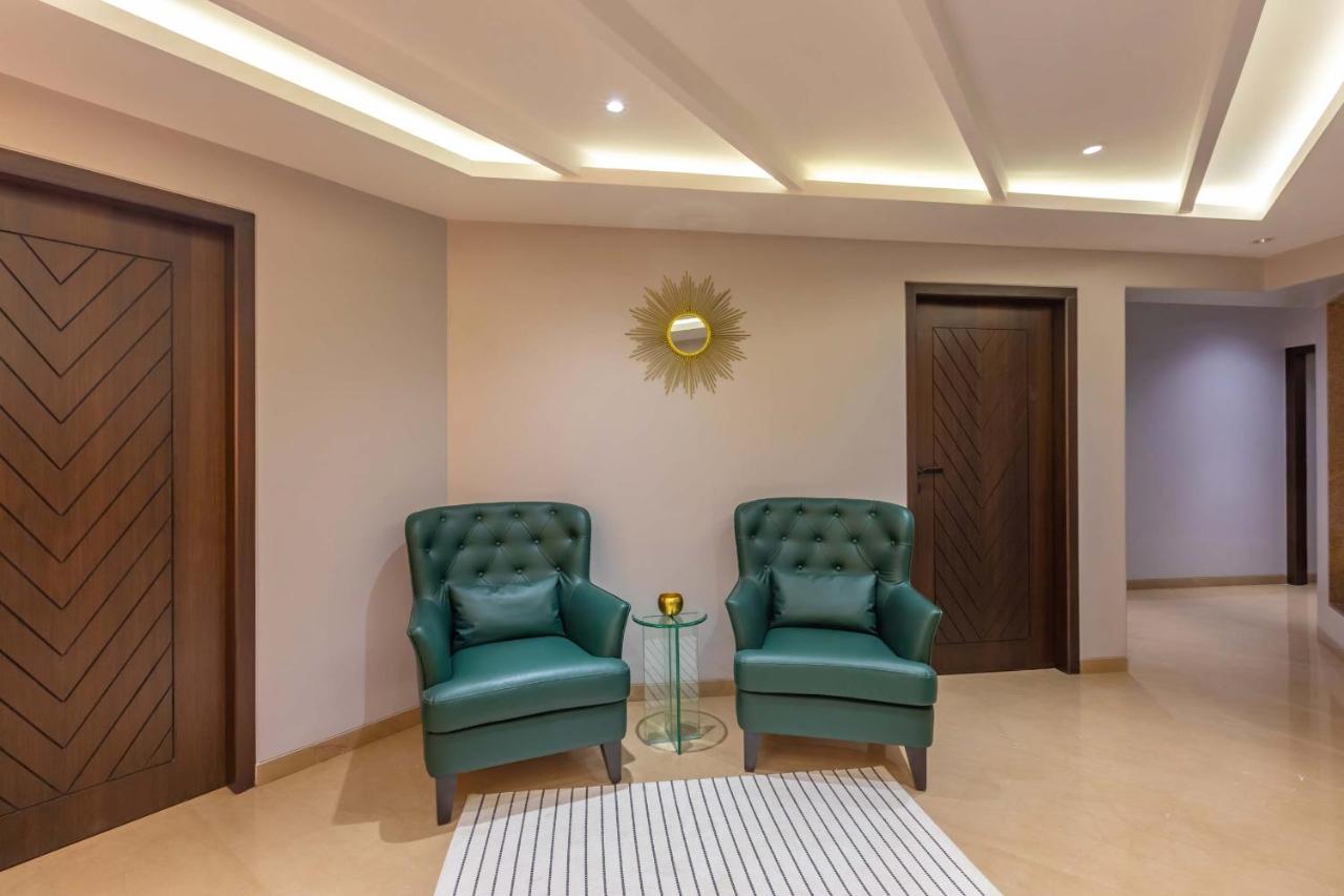The Grey Medley By Stayvista With Mediterranean Interiors, Swimming Pool, Jacuzzi, Projector & A Lush Lawn With Gazebo Лонавала Екстериор снимка